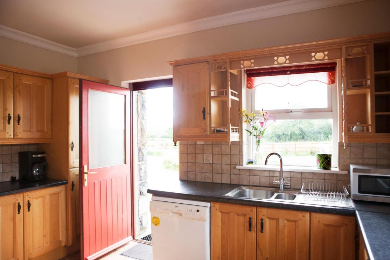 فيلا Inviting 4-Bed House In Strokestown المظهر الخارجي الصورة